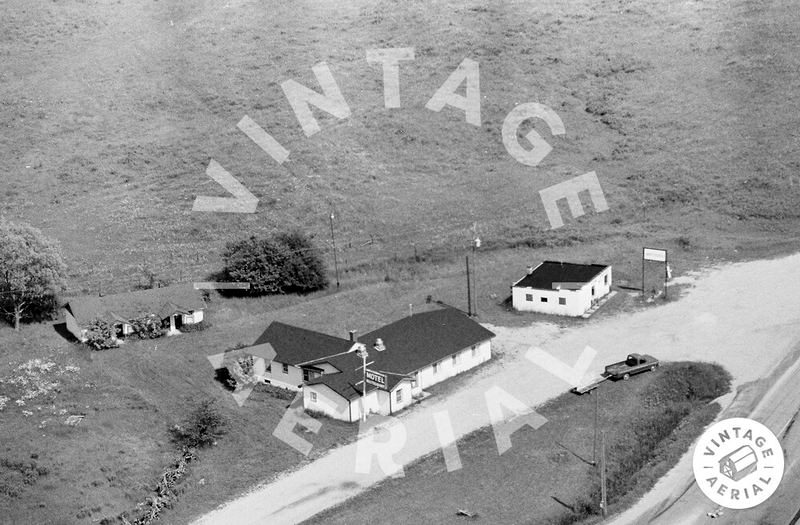 4 Corners Grill - 1982 Photo (newer photo)